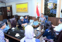 Kapolda Jambi, Irjen Pol Krisno Halomoan Siregar, menerima kunjungan kerja jajaran SKK Migas dan PetroChina International Jabung, Senin.(poto: infojambi.com).