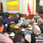 Kapolda Jambi, Irjen Pol Krisno Halomoan Siregar, menerima audiensi Badan Pusat Statistik (BPS) Provinsi Jambi, di ruang kerjanya, Senin.(poto: infojambi.com).