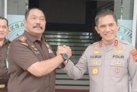 Kapolda Jambi, Krisno Halomoan Siregar, bersama Kepala Kejaksaan Tinggi Jambi, Sugeng Hariadi.(poto: infojambi.com).