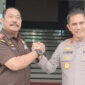 Kapolda Jambi, Krisno Halomoan Siregar, bersama Kepala Kejaksaan Tinggi Jambi, Sugeng Hariadi.(poto: infojambi.com).