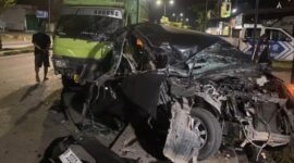 Mobil Xenia Ringsek Ditabrak Truk Batu Bara di Muara Bulian, Sopir Truk Diperiksa Polisi.(poto: jambitv.co).