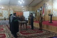 Bupati Sarolangun Hurmin memimpin agenda pelantikan pejabat Pemkab Sarolangun bertempat di Ruang Pola Kantor Bupati Sarolangun pada Selasa, 28 Juli 2026.(poto: jambiekspres).