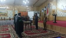 Bupati Sarolangun Hurmin memimpin agenda pelantikan pejabat Pemkab Sarolangun bertempat di Ruang Pola Kantor Bupati Sarolangun pada Selasa, 28 Juli 2026.(poto: jambiekspres).