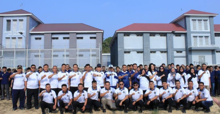 Kepala Kantor Wilayah Direktorat Jenderal Pemasyarakatan Jambi, Irwan Rahmat Gumilar, resmi membuka acara Pekan Olahraga Lapas Jambi pada Senin (11/8).(poto: istimewa).