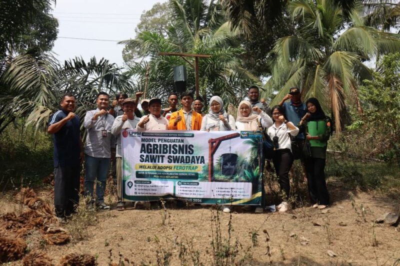 Tim Pengabdian Fakultas Pertanian Universitas Jambi menggelar pelatihan khusus untuk petani sawit swadaya muaro jambi di Desa Bukit Baling.(poto: jamberita.com).