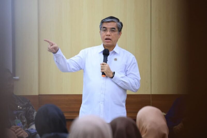 Menteri Ketenagakerjaan Yassierli menyampaikan arah baru pengelolaan K3 tersebut saat meninjau Balai K3 Bandung pada Jumat, 7 Agustus 2026.(poto: istimewa).