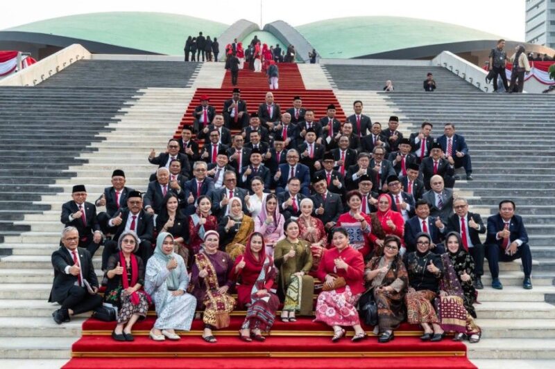 Anggota Fraksi PDI Perjuangan berfoto bersama di Gedung DPR RI, Jakarta.(poto: jambiprima.com).