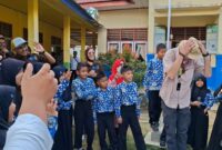 Suasana ceria mewarnai kegiatan sosialisasi edukasi Geopark di SDN 160/VI Pasar Masurai III.(poto: meranginkab.go.id).