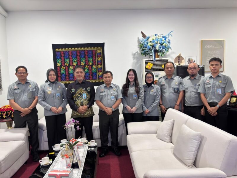 Kepala Kantor Wilayah Kementerian Hukum Jambi Jonson Siagian memimpin langsung jalannya pertemuan koordinasi di Jakarta pada Senin (10/08/2026).(poto: jamberita.com).