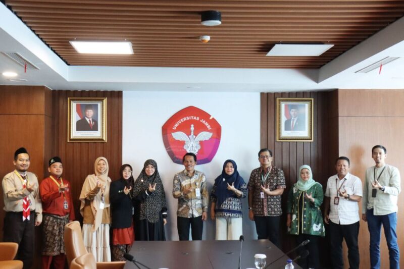 Universitas Jambi menggelar audiensi strategis bersama jajaran Pengurus Yayasan An-Nahl Percikan Iman Jambi di Gedung UNIFAC Mendalo.(poto: jamberita.com).