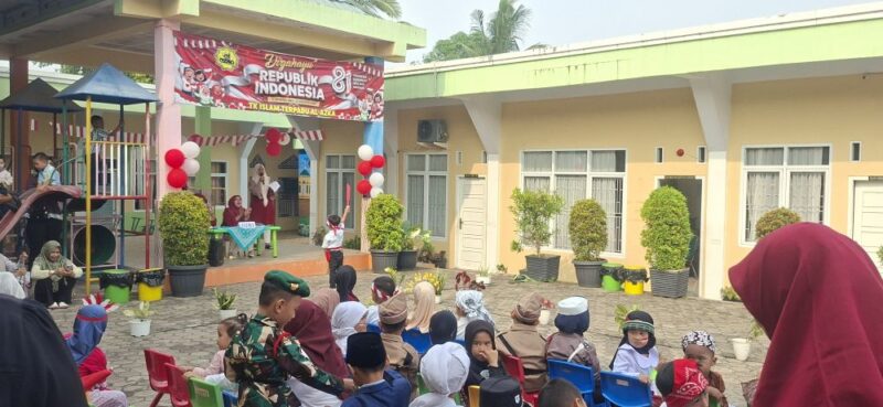 Siswa TK IT Al Azka Kota Jambi tampil percaya diri mengenakan busana pahlawan nasional untuk menyambut kemeriahan HUT Kemerdekaan RI ke-81.(poto: jamberita.com).