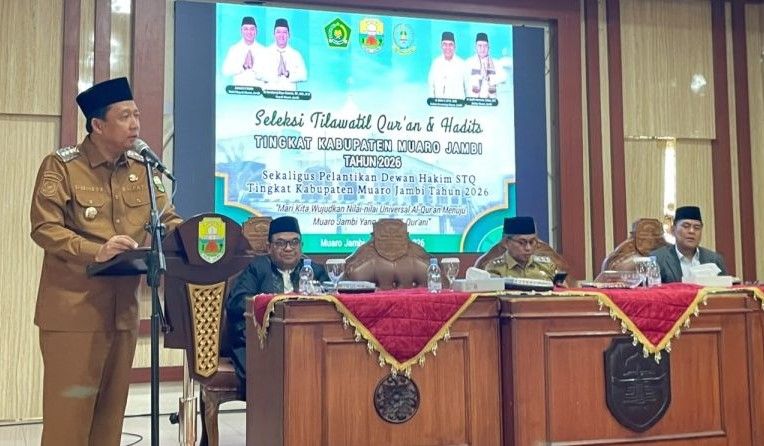 Bupati Muaro Jambi Dr. Bambang Bayu Suseno memimpin secara langsung prosesi Pelantikan Dewan Hakim STQH Tingkat Kabupaten Muaro Jambi Tahun 2026.(poto: jambiprima.com).