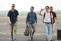 Tim evaluator UNESCO Global Geopark saat tiba di Bandara Muara Bungo.(poto: metrojambi.com).