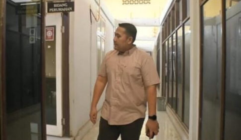 Bupati Merangin H M Syukur sidak Dinas Perkim tanpa pengawalan.(poto: meranginkab.go.id).