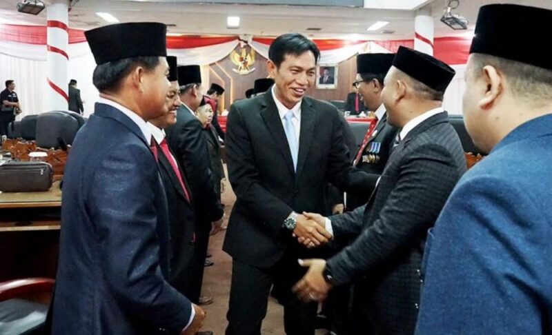 Bupati Batang Hari, Mhd Fadhil Arief, menghadiri Rapat Paripurna DPRD Batang Hari pada Jumat (14/8/2026).(poto: jamberita.com).