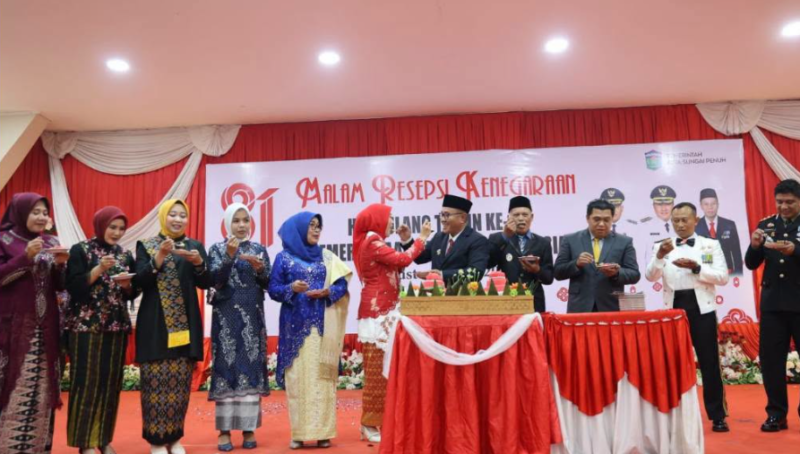 Pemerintah Kota Sungai Penuh menggelar Malam Resepsi Kenegaraan Sungai Penuh di Gedung Nasional pada Senin malam (17/8/2026).(poto: seriusnews.id).