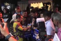 Gubernur Jambi Al Haris secara resmi menutup perhelatan Festival Batanghari 2026 Jambi di Taman Mini Melayu Jambi pada Sabtu (22/8/2026) malam.(poto: jamberita.com).