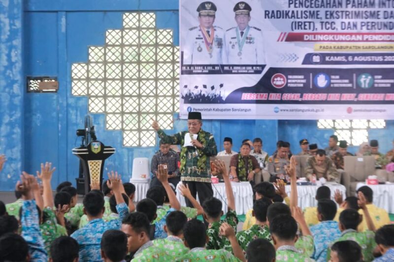 Wakil Gubernur Jambi Abdullah Sani menegaskan pentingnya Pencegahan Radikalisme di Sekolah demi melindungi masa depan generasi muda.(poto: jamberita.com).