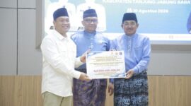 Penyerahan program CSR PetroChina Jabung ini berlangsung secara simbolis pada Senin (10/08/2026) saat momen HUT Tanjab Barat ke-61.(poto: jamberita.com).