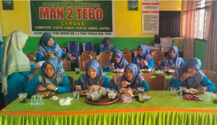 MAN 2 Tebo meresmikan unit usaha Manda Mart untuk menyediakan kebutuhan siswa dan memperkuat kemandirian ekonomi sekolah secara berkelanjutan.(poto: jambiprima.com).