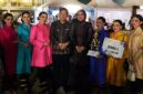 Sanggar Budaya Muaro Jambi bersama Ririn Novianty saat menerima penghargaan Juara I Seni Budaya Tradisi pada Festival Batanghari 2026.(poto: jambiprima.com).