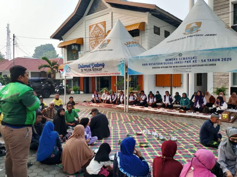 Tim Pembina Posyandu Provinsi Jambi bersama Dinas Pekerjaan Umum dan Tata Ruang Provinsi Jambi menggelar acara Rabu Berkah di Sekretariat TP PKK Jambi.(poto: jamberita.com).
