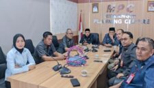 Zulhifni memimpin agenda rapat penting yang berlangsung di Ruang MPB Bappeda Merangin pada Selasa, 4 Agustus 2026.(poto: jambiprima.com).