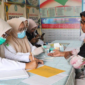 Sekretaris TP PKK Kota Sungai Penuh, Firna Dianda, menghadiri peluncuran pembinaan Posyandu berbasis Enam Standar Pelayanan Minimal (SPM) di Desa Aur Duri, Kecamatan Pondok Tinggi, Rabu (12/8/2026).(poto: istimewa).