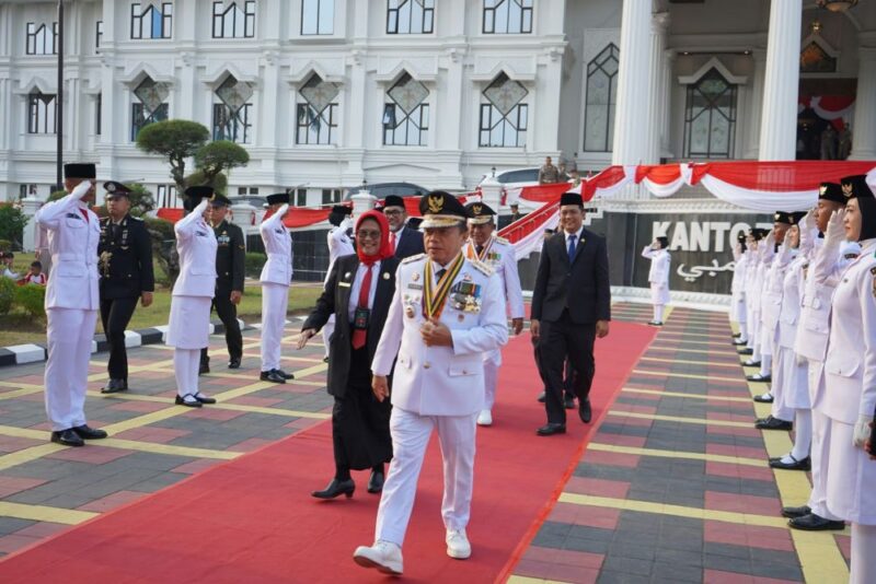 Suasana Lapangan Garuda Kantor Gubernur Jambi tampak hening dan penuh kedisiplinan pada Senin (17/8/2026) sore.(poto: jamberita.com).