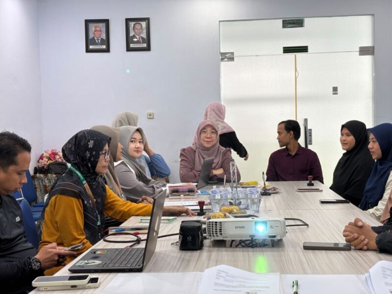 Fakultas Humaniora Universitas Baiturrahim (UBR) Jambi menandatangani Memorandum of Understanding (MoU) bersama Fakultas Psikologi dan Ilmu Sosial (FPIS) INISMA Jambi.(poto: jamberita.com).
