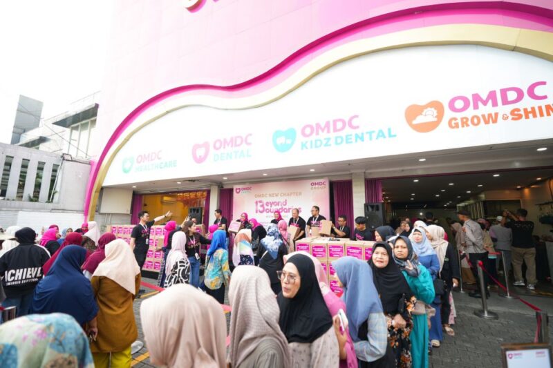 OMDC Group memperingati perjalanan usianya yang ke-13 tahun dengan memperkuat komitmen inovasi layanan kesehatan gigi bagi masyarakat.(poto: jamberita.com).
