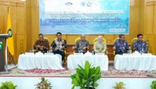 Bupati Bungo H. Dedy Putra bersama Wakil Ketua Komite IV DPD RI Dra. Elviana, M.Si duduk di barisan depan saat mengikuti Workshop Evaluasi Pengelolaan Keuangan dan Pembangunan Desa Tahun 2026.(poto: jambiprima.com).
