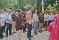 Wakil Bupati Merangin A Khafidh mendampingi dua evaluator UNESCO Global Geopark meninjau Pusat Informasi Geopark Merangin-Jambi pada Rabu (12/8).(poto: meranginkab.go.id).