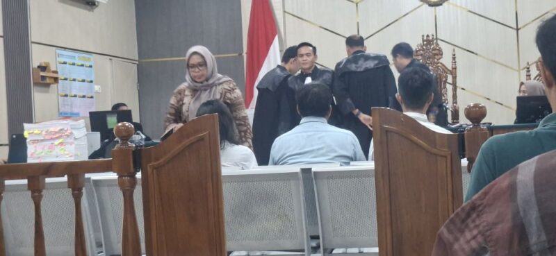 Pengadilan Negeri Jambi menggelar sidang korupsi Tirta Mayang yang menyeret dugaan penyimpangan pengadaan bahan kimia jenis Sucolite pada Rabu (5/8/2026).(poto: jamberita.com).
