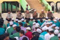 Jajaran kepolisian memberikan edukasi kamtibmas Polsek Pelayangan kepada ratusan siswa SMP Negeri 3 Kota Jambi, Kelurahan Tengah, Kecamatan Pelayangan, Jumat (7/8/2026).(poto: jamiprima.com).