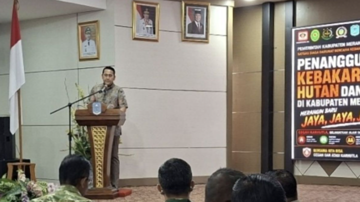 Bupati Merangin Muhammad Syukur memaparkan serangkaian program mitigasi bencana pada juma'at, 21/08/2026.(poto: istimewa).