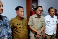 Ketua DPRD Tebo Khalis Mustiko bersama sejumlah pejabat dan pihak terkait usai pembahasan Banggar DPRD Tebo mengenai Transfer ke Daerah (TKD),(poto: jambiprima.com).