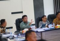 Hotspot Jambi tembus 4.412 titik dengan luas terbakar 954 hektare. DPRD Jambi minta optimalisasi posko darat karena helikopter water bombing terkendala.(poto: jamberita.com).