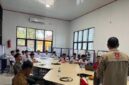 Sinsen menggelar program Guru Tamu Industri di SMKN 3 Bungo untuk membekali siswa teknologi modern Honda dan standar pelayanan AHASS.(poto: ampar.id).