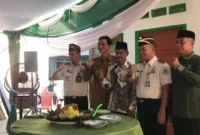 Lapas Kelas IIB Muara Bulian bersama Baznas Kabupaten Batang Hari resmi menyerahkan satu unit rumah layak huni karya warga binaan.(poto: tribunjambi.com)