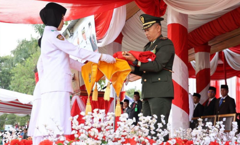 Komandan Kodim 0417/Kerinci Letkol Inf. Eko Siswanto bertindak langsung selaku inspektur upacara.(poto: seriusnews.id).