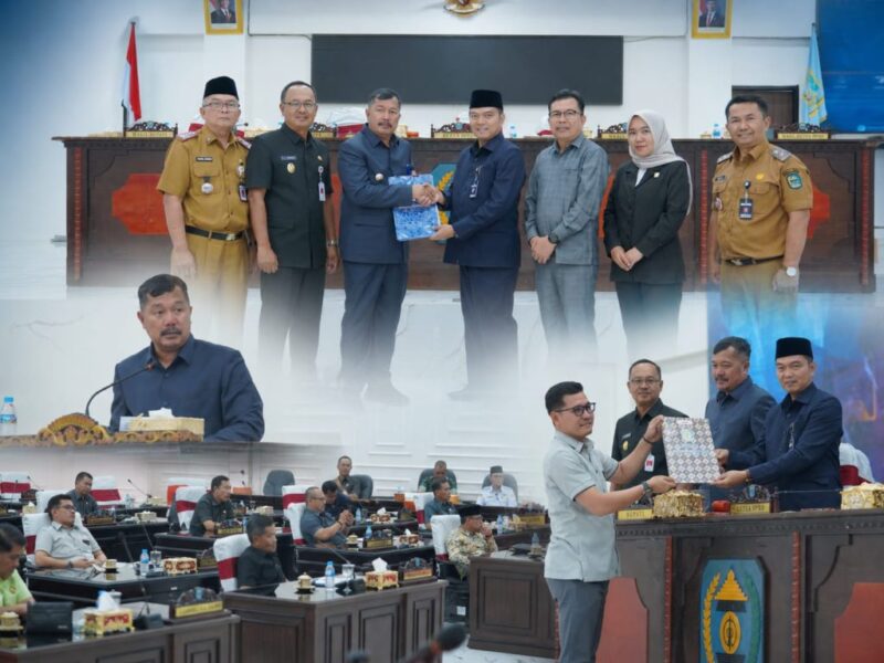Bupati Kerinci Monadi menyampaikan pendapat akhir Pemerintah Kabupaten Kerinci terhadap pandangan umum fraksi DPRD terkait KUA PPAS APBD 2027.(poto: istimewa).