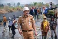 Pemerintah Kabupaten Kerinci menggelar aksi bersih sungai kerinci di kawasan aliran sungai Kecamatan Siulak Mukai pada Senin (24/8/2026).(poto: seriusnews.id).