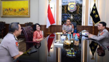 Kapolda Jambi Irjen Pol Krisno Halomoan Siregar menerima kunjungan audiensi Ketua Pengadilan Tinggi Jambi Ifa Sudewi di ruang kerjanya pada Jumat (31/7/2026).(poto: infojambi.com).