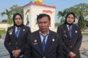 Kantor Wilayah Kemenkum Jambi menggelar upacara ziarah dan tabur bunga khidmat di Taman Makam Pahlawan Kota Jambi.(poto: jambilink.id).