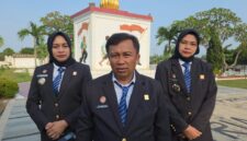 Kantor Wilayah Kemenkum Jambi menggelar upacara ziarah dan tabur bunga khidmat di Taman Makam Pahlawan Kota Jambi.(poto: jambilink.id).