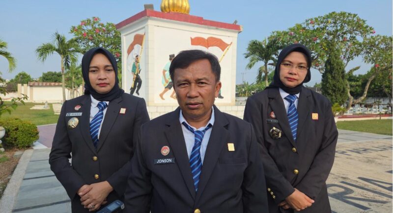 Kantor Wilayah Kemenkum Jambi menggelar upacara ziarah dan tabur bunga khidmat di Taman Makam Pahlawan Kota Jambi.(poto: jambilink.id).