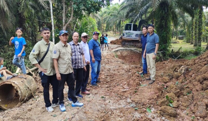 Pemerintah Kabupaten Merangin resmi memulai pembangunan box culvert Desa Rejo Sari di jalan utama Kecamatan Tabir Ilir.(poto: istimewa).
