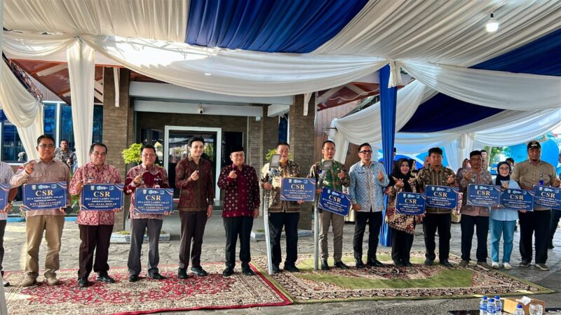 Wali Kota Jambi, Dr. dr. H. Maulana, M.K.M., menghadiri langsung acara syukuran tersebut bersama Wakil Wali Kota Jambi, Diza Hazra Aljosha.(poto: jambiindependent).