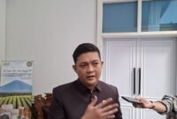 Ketua DPRD Provinsi Jambi M Hafiz mengonfirmasi dinamika pembahasan terkait pergeseran anggaran dprd jambi sebesar Rp25 miliar.(poto: jamberita.com).